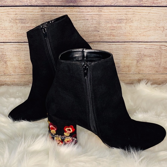 Express Shoes - GUC Express Floral Embroidered Heeled Booties